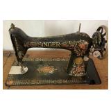 Antique Early 20th Century Singer Model 66 Sewing Machine