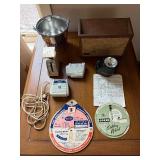 Sunbeam Vintage Electric Shaver, Vintage Looking Speaker & Accessories with Goren Bidding Wheel Discs, Petite Postal Scale