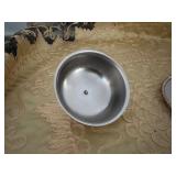 Onedia Stainless Steel with Gold Accents Serving Plate with Lid 6.5"