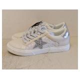 NEW ART CLASS SHOES SIZE 5 SILVER/KAITLYN