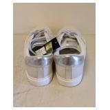 NEW ART CLASS SHOES SIZE 5 SILVER/KAITLYN