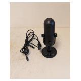 NEW RAZER SEIREN V3. CHROMA RGB USB MICROPHONE