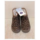 NEW CAT & JACK KIDS SHOES SIZE 6