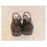 NEW CAT & JACK KIDS SHOES SIZE 6