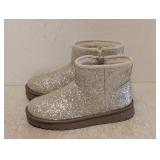 NEW CAT & JACK KIDS SHOES SIZE 4 GOLD
