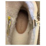 NEW CAT & JACK KIDS SHOES SIZE 4 GOLD