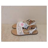 NEW CAT & JACK KIDS SANDALS SIZE 4 WHITE