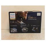 PHILIPS NORELCO SHAVER 8000