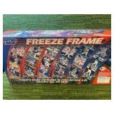 1997 Edition Starting Lineup, Mike Piazza Freeze Frame Los Angeles Dodgers ( 2 Figures Included)