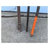 1- Ice Chisel & 2 Chisel / Pry-bars