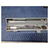 Ratchet bar with extension and socket