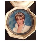 2 Princess Diana of Wales plates (1 has certificate of authentic)