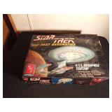 1988 Star Trek U.S.S. Enterprise Starship detailed plastic model kit