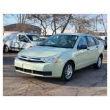 2010 FORD FOCUS SE *106k Miles* (NO RESERVE)