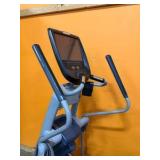 Precor Elliptical Trainer - Commercial Cardio Machine (Powers On, Parts / Repair)