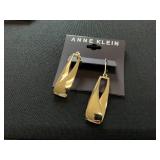 LOT OF 4 Anne Klein Women