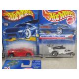 (EC1) Assorted Hot Wheels in Packag...