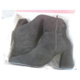 (A-3) Pair of New Women