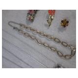 (CNTR) 3 Necklaces 3 Brooches...
