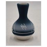 Vintage Sioux Pottery Vase – Narrow Neck Blue Gradient Skyline Design Signed