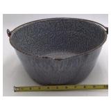 Vintage Gray Speckled Enamel Wash Basin – Graniteware with Bail Handle