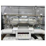 MSRP $18,000 – Ohmeda Ohio Care Plus 4000 Infant Incubator Isolette, Neonatal ICU Temp-Controlled Chamber -widely used in veterinary neonatal care, animal breeding facilities & research laborato