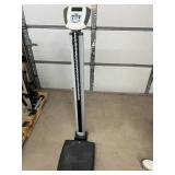 Health-O-Meter Professional Pelstar 597KL Patient Weighing Scale - Supports up to 660 lbs. Weight, Accommodates a Wide Range of Patients, Eye-Level LCD Display - Great Condition!