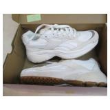 Reebok Chaos size 8.5 shoes...