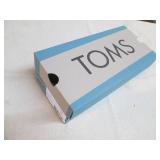 Toms size 7.5 slippers...