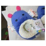 Size 4-5 Squashmallows slippers...