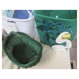 Paper spritz, baskets and gift bags...