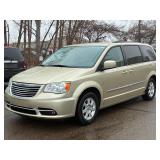 2011 CHRYSLER TOWN AND COUNTRY TOURING (NO RESERVE)