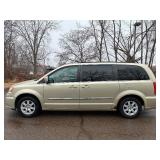 2011 CHRYSLER TOWN AND COUNTRY TOURING (NO RESERVE)