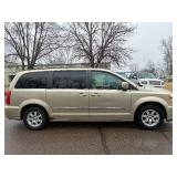 2011 CHRYSLER TOWN AND COUNTRY TOURING (NO RESERVE)