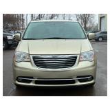 2011 CHRYSLER TOWN AND COUNTRY TOURING (NO RESERVE)