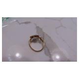 10Kt Mothers Ring, 1-Stone Missing