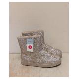 NEW CAT & JACK YOUTH BOOTS SIZE 5 GOLD/HOLLAND