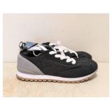 NEW CAT & JACK KIDS SHOES SIZE 4 BLACK