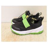 NEW ALL IN MOTION KIDS SHOES SIZE 8 BLACK/MULTICOLOR