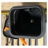 Buyers Products SaltDogg, Truck Tailgate Mounted Rock Salt Spreader w/ Lid Msrp $1,200