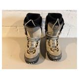 Vans World Traveler Boots - Gray/Black High-Top Hiking Boots