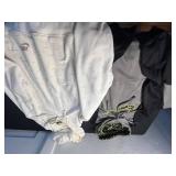 Nike Therma-FIT Hoodies (Lot of 2) XL - White w/ Tiny Swoosh & Gray/Neon Swoosh