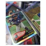 COLLECTIBLE CARDS BIG NAMES NOTED