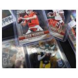 COLLECTIBLE CARDS  BIG NAMES NOTED