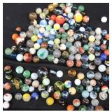 LARGE ASSORMENT OF VINTAGE MARBLES