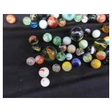 LARGE ASSORMENT OF VINTAGE MARBLES
