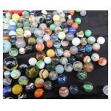 LARGE ASSORMENT OF VINTAGE MARBLES