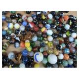 ASSORTMENT OF VINTAGE MARBLES