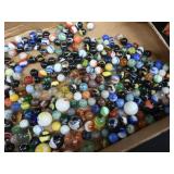 ASSORTMENT OF VINTAGE MARBLES