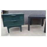 2 END TABLES